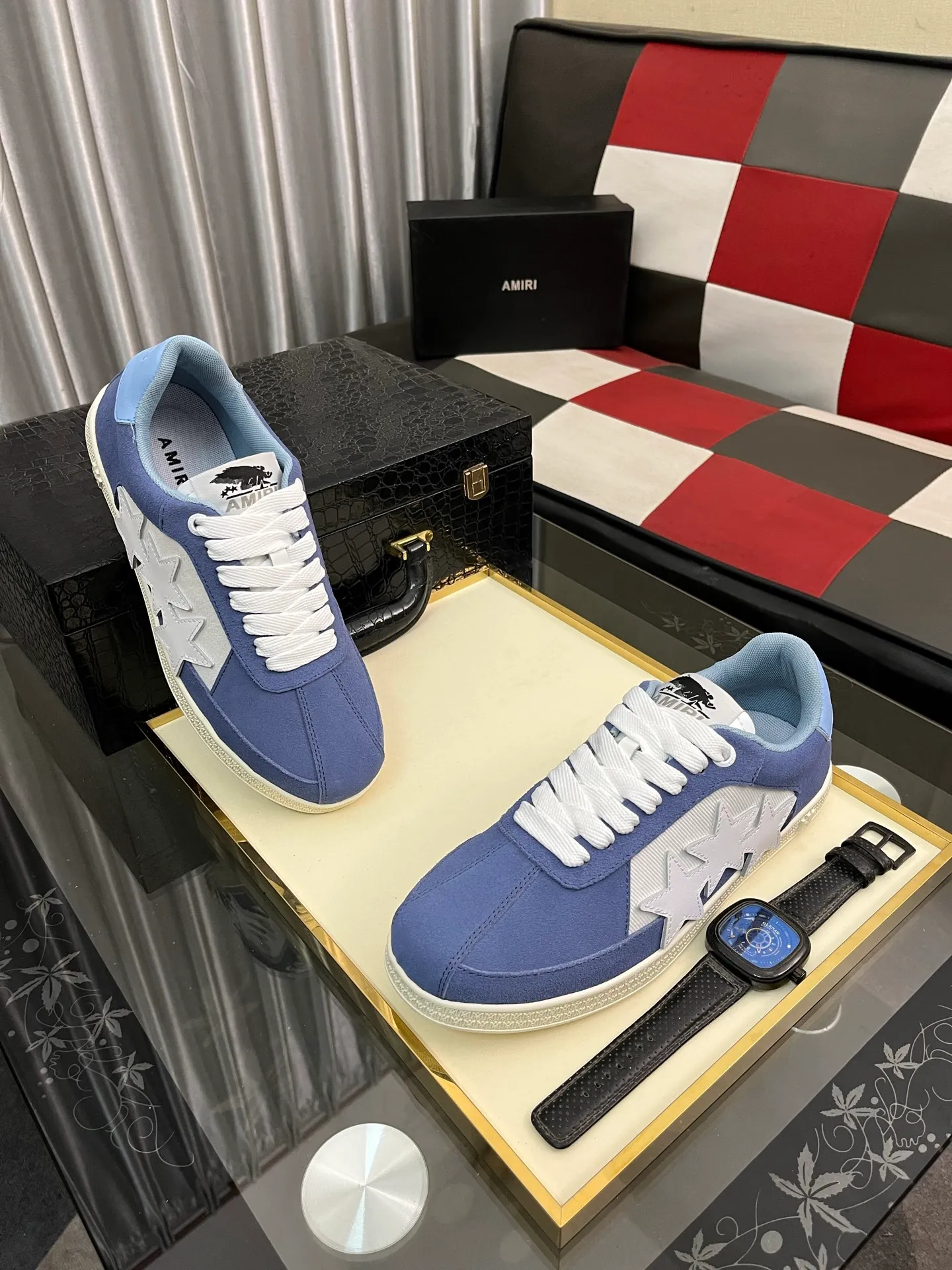Men's shoes 💰420⌚️⌚️《AMIR*》New men's low-top casual sports sneakers bone shoes, another pair of irresistible bone shoes. Bone shoes are one of AMIRI's most popular items. They use first-layer cowhide uppers. The side bones are made of two cowhide laminations. They have a three-dimensional feel. The leather incisions are all oil-edged. Contrasting color design. Simple style. Fashionable sports. Customized metal LOGO nameplate to embellish shoelaces. Exclusive control of top version. Supports comparison. Breathable mesh lining Original rubber outsole A must-have item for daily leisure Suitable for various occasions Check it out if you are looking for high quality Super cool uppers Size: 38-445️⃣ Colors available